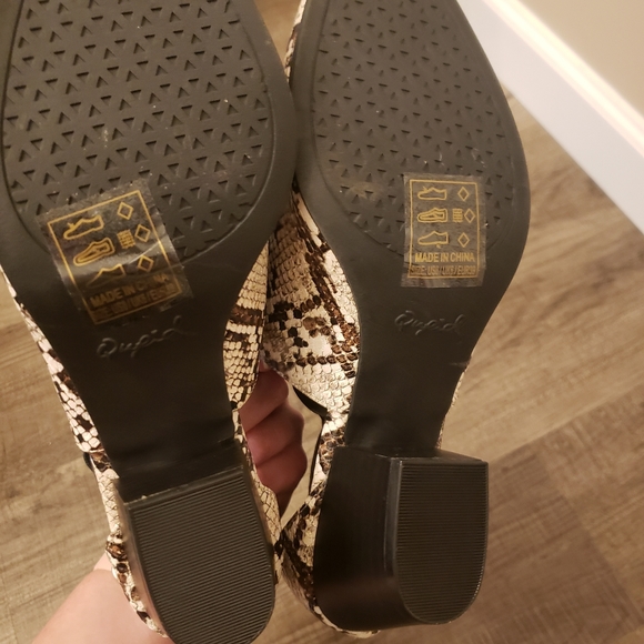 Mystique-54X Ivory Brown Snake Booties - Picture 5 of 5